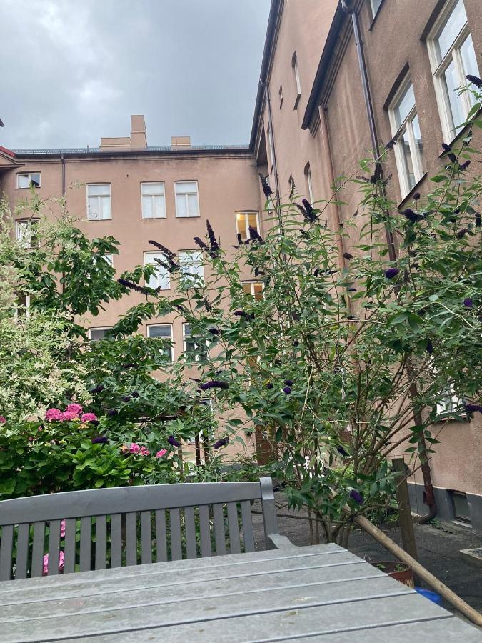 Rum Med Eget Badrum Och Stort, Delat Koek,Centralt I Malmoe A Room In An Apartment, Own Bathroom And Kitchen Shared With A Family Экстерьер фото
