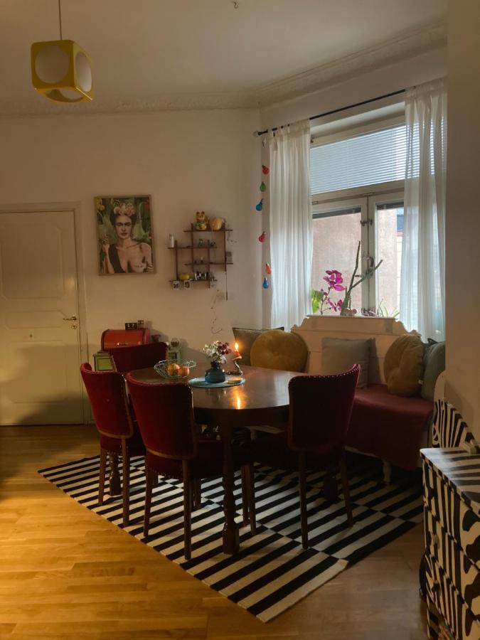 Rum Med Eget Badrum Och Stort, Delat Koek,Centralt I Malmoe A Room In An Apartment, Own Bathroom And Kitchen Shared With A Family Экстерьер фото