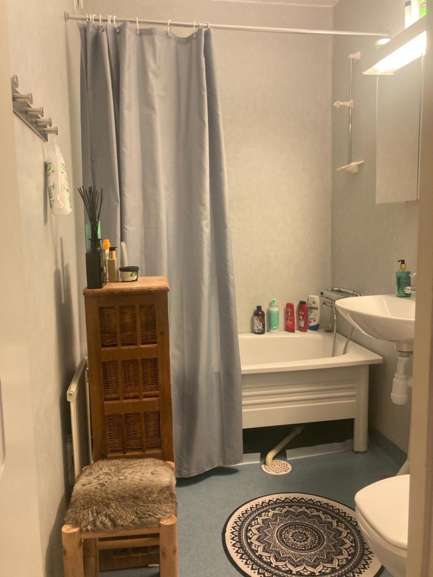 Rum Med Eget Badrum Och Stort, Delat Koek,Centralt I Malmoe A Room In An Apartment, Own Bathroom And Kitchen Shared With A Family Экстерьер фото